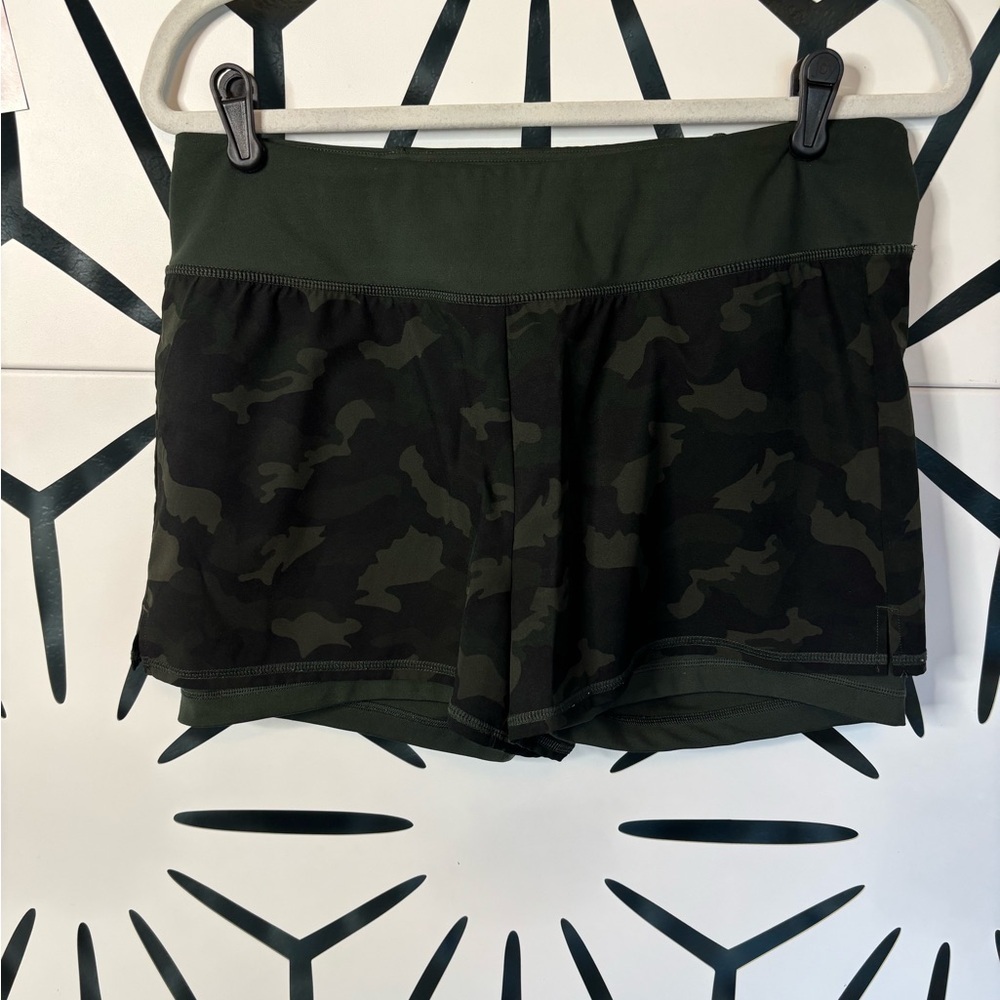 90 Degree by Reflex 2-in-1 Running Shorts Green Camo Women’s L
